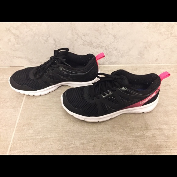 Size 6 Reebok Running Shoes - Picture 2 of 3